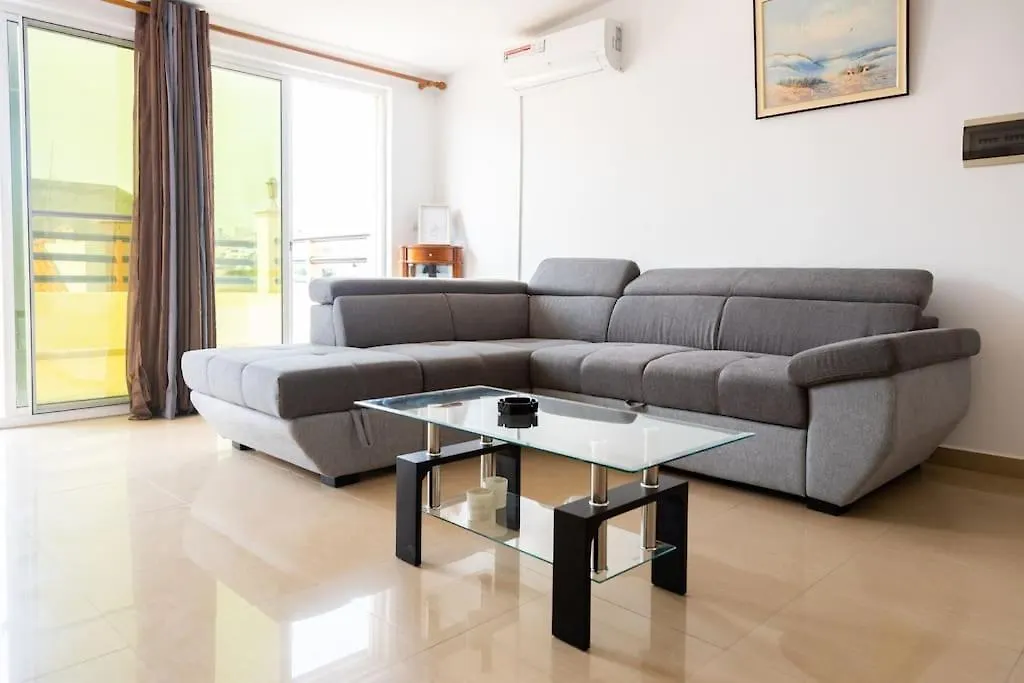 Apartment 3 Bedroom Apt, Free Wifi & Ac, Cidadela - Lcgr Praia