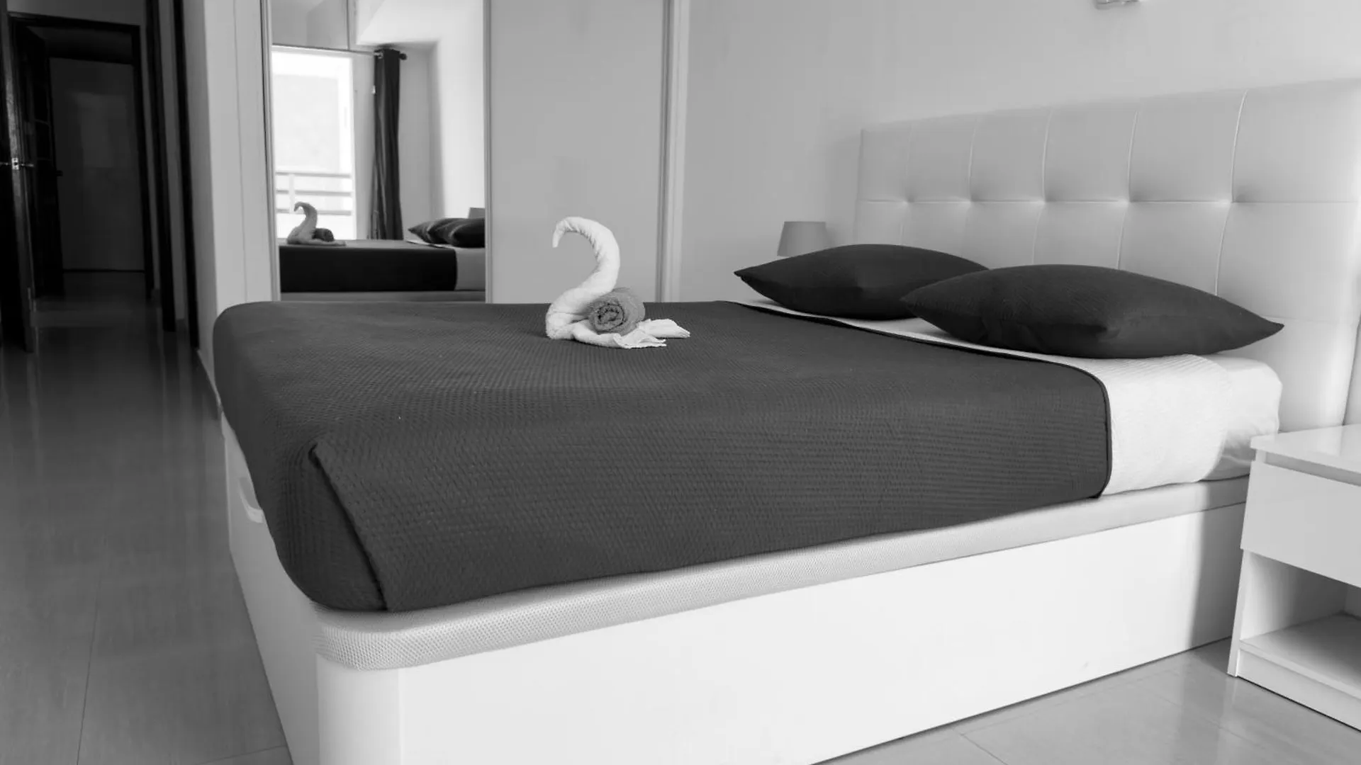 3 Bedroom Apt, Free Wifi & Ac, Cidadela - Lcgr Praia