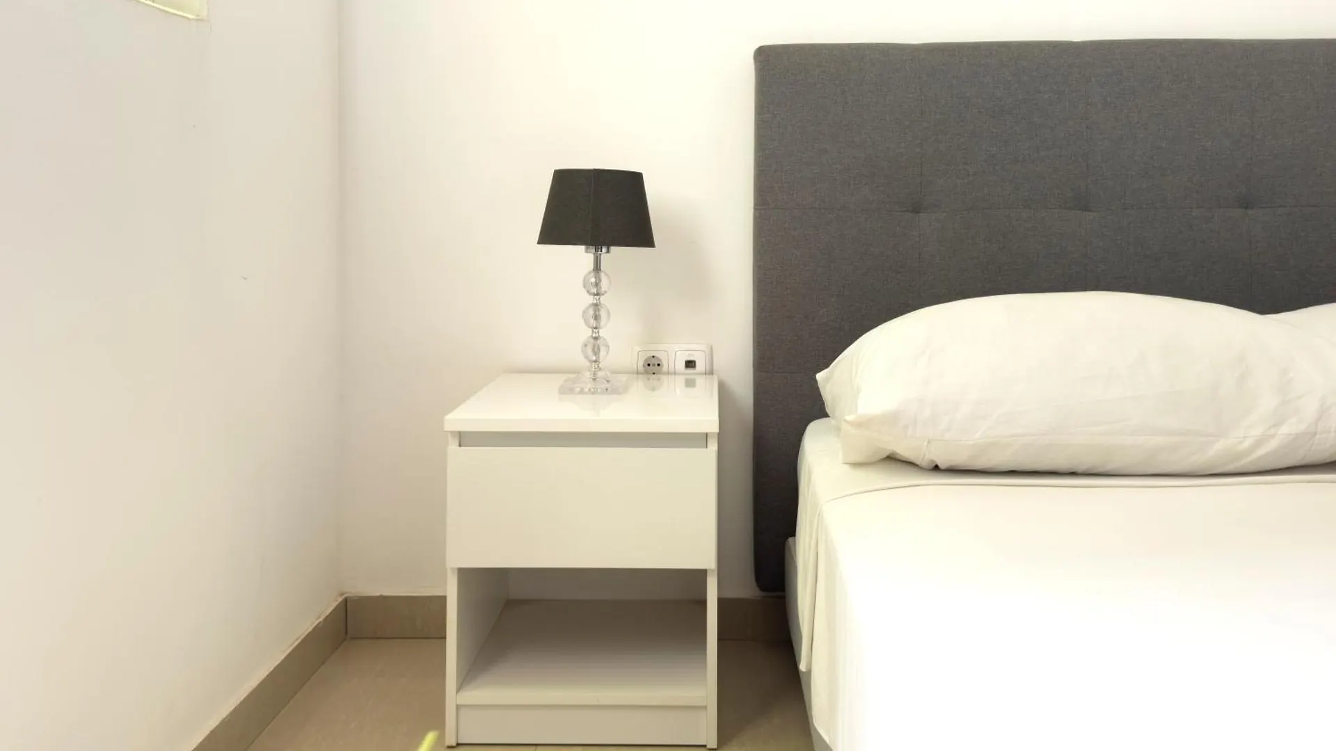 3 Bedroom Apt, Free Wifi & Ac, Cidadela - Lcgr Praia 0*,  Cape Verde