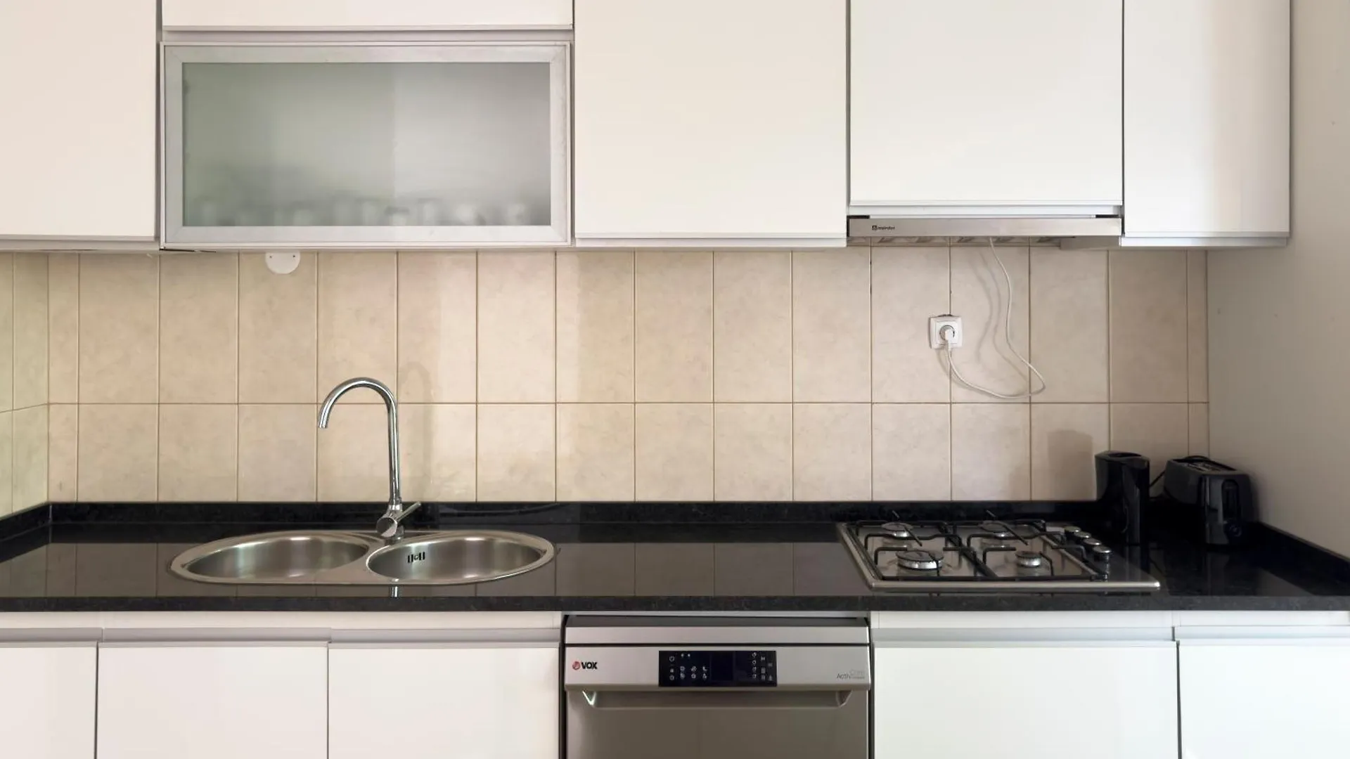 3 Bedroom Apt, Free Wifi & Ac, Cidadela - Lcgr Praia Apartment