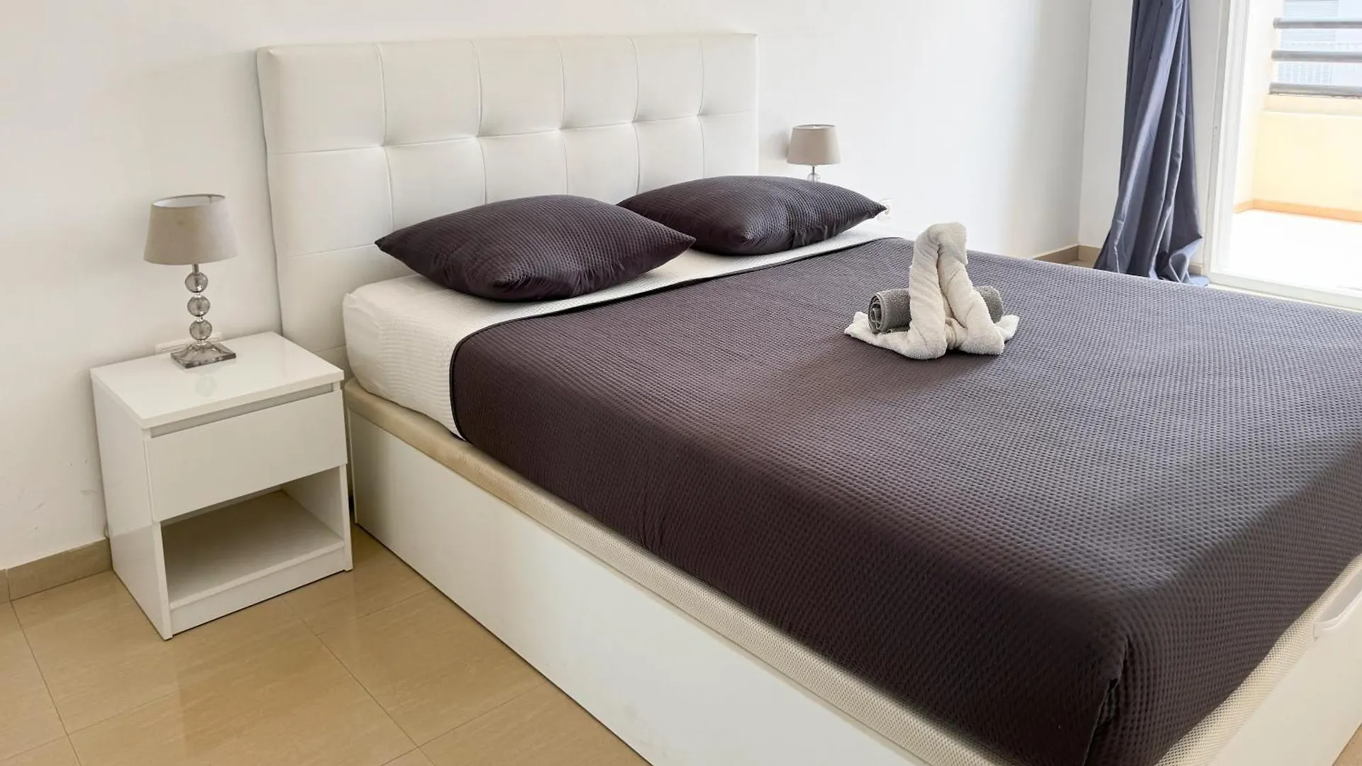 Apartment 3 Bedroom Apt, Free Wifi & Ac, Cidadela - Lcgr Praia